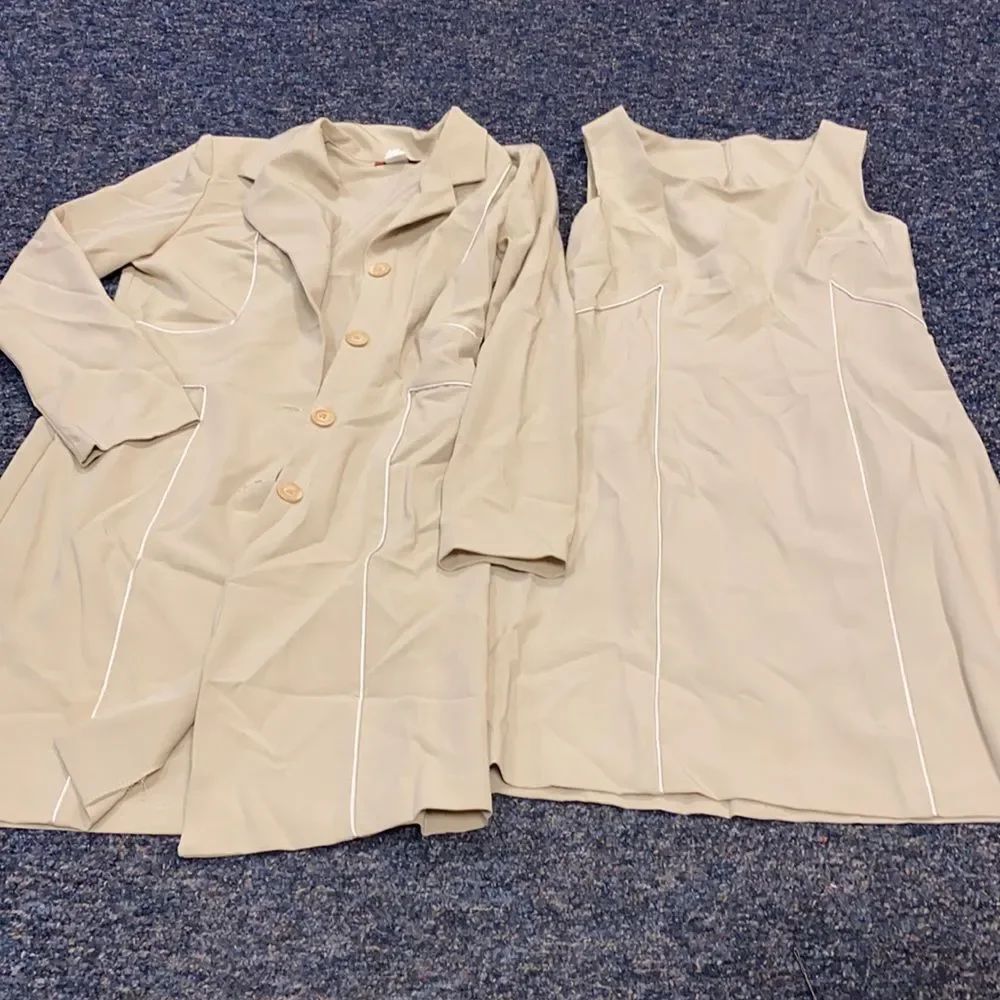 Alyn Paige Tan 2 Piece Dress Outfit sz. 7/8